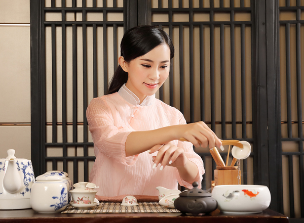 经常去成都龙泉驿靠谱男士会馆，这家私藏已久的店推荐给你